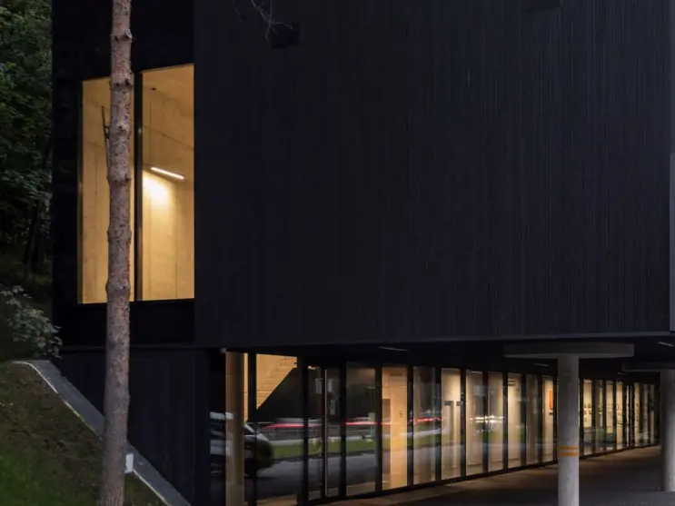 YAKIWOOD Fassade verbrannt